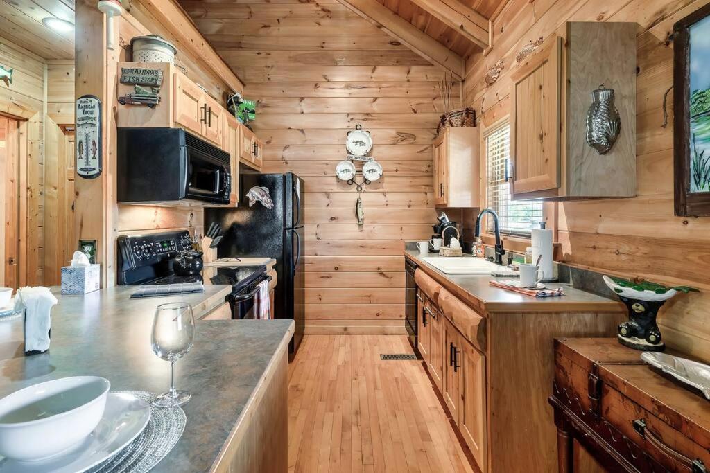 Willa Spectacular Mtns Views With Private Hot Tub With Pool Table And Private Pond Sevierville Zewnętrze zdjęcie