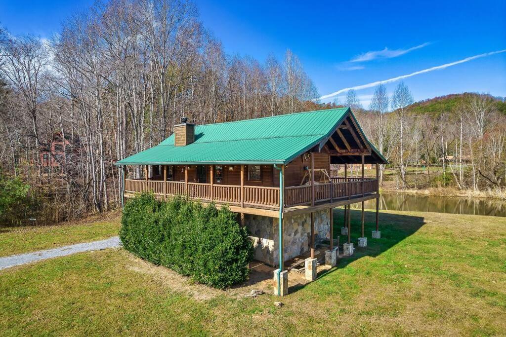 Willa Spectacular Mtns Views With Private Hot Tub With Pool Table And Private Pond Sevierville Zewnętrze zdjęcie