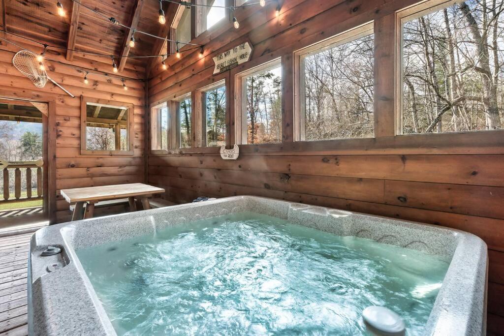Willa Spectacular Mtns Views With Private Hot Tub With Pool Table And Private Pond Sevierville Zewnętrze zdjęcie