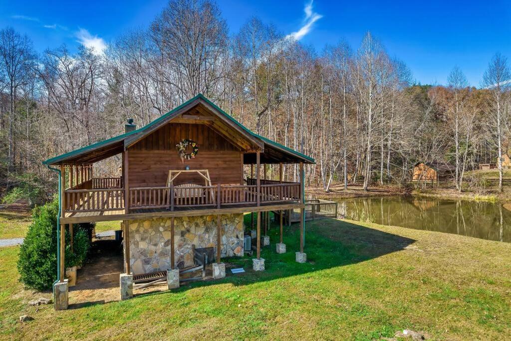 Willa Spectacular Mtns Views With Private Hot Tub With Pool Table And Private Pond Sevierville Zewnętrze zdjęcie