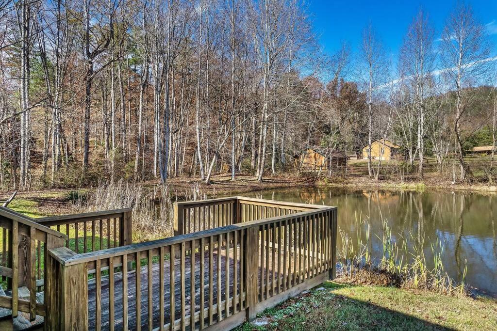 Willa Spectacular Mtns Views With Private Hot Tub With Pool Table And Private Pond Sevierville Zewnętrze zdjęcie
