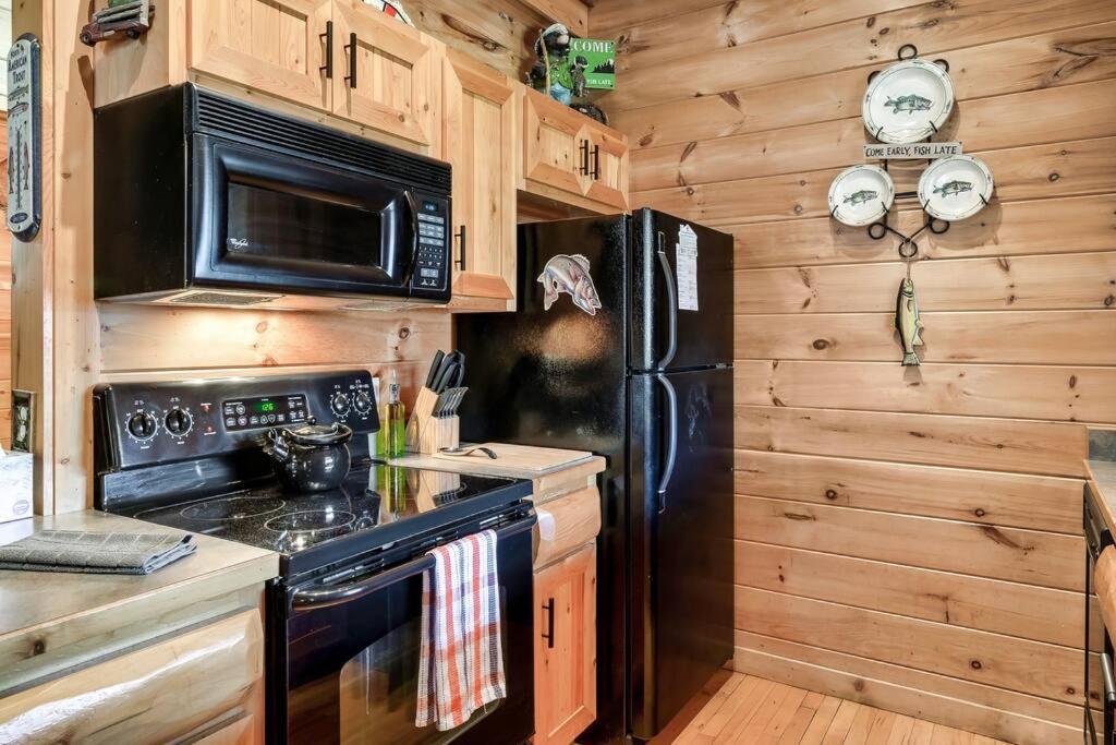 Willa Spectacular Mtns Views With Private Hot Tub With Pool Table And Private Pond Sevierville Zewnętrze zdjęcie