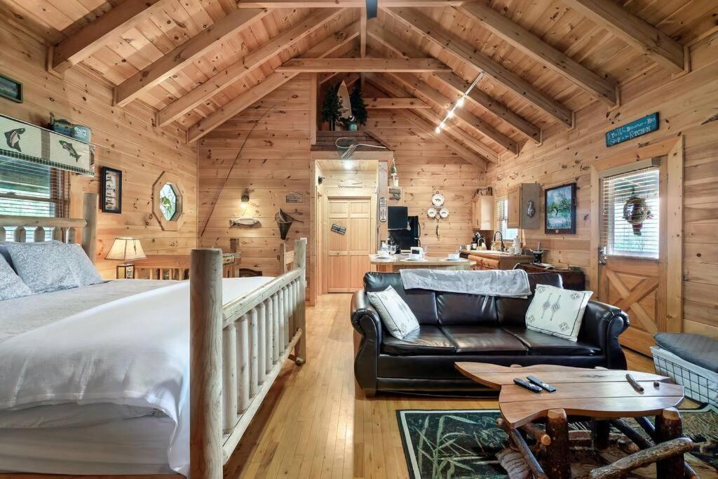 Willa Spectacular Mtns Views With Private Hot Tub With Pool Table And Private Pond Sevierville Zewnętrze zdjęcie
