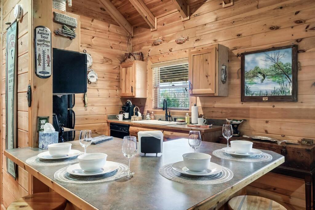Willa Spectacular Mtns Views With Private Hot Tub With Pool Table And Private Pond Sevierville Zewnętrze zdjęcie