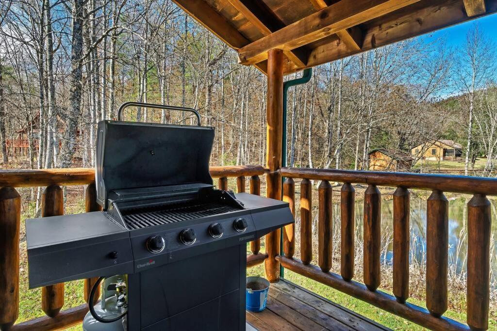 Willa Spectacular Mtns Views With Private Hot Tub With Pool Table And Private Pond Sevierville Zewnętrze zdjęcie