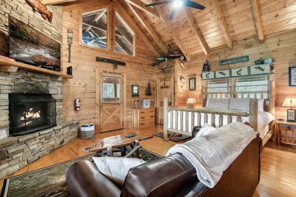 Willa Spectacular Mtns Views With Private Hot Tub With Pool Table And Private Pond Sevierville Zewnętrze zdjęcie